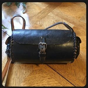 VTG Black Genuine Leather Barrel Shoulder Bag/ Purse 🖤